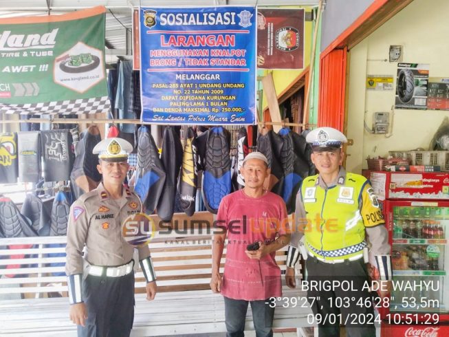 Satlantas Muaraenim melakukan sosialisasi larangan penggunaan knalpot brong ke bengkel motor