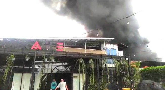 Kebakaran di Cafe Miracle Palembang