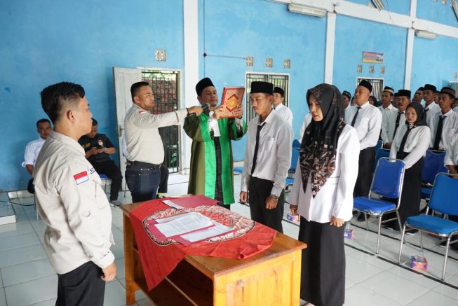 Pengambilan sumpah janji Pengawas TPS se-Kecamatan Gunung Megang Pengambilan sumpah janji Pengawas TPS se-Kecamatan Gunung Megang