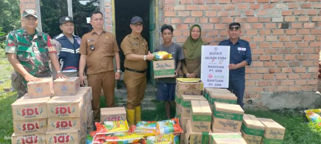 KKKS SRB dan Pemkab Muaraenim memberikan bantuan sembako kepada masyarakat dan pelaku usaha yang terdampak banjir musiman di Kecamatan Gelumbang. Bantuan ini diserahkan langsung oleh perwakilan KKKS SRB dan Plt. Camat Gelumbang.