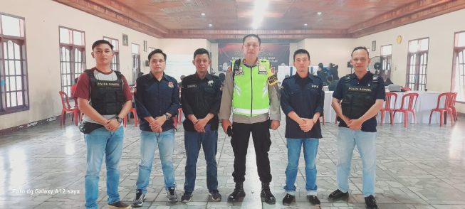 Polres Pagaralam Polda Sumsel terus mengamankan kotak surat suara di PPK Pagaralam setelah pemungutan suara Pemilu 2024 Polres Pagaralam Polda Sumsel terus mengamankan kotak surat suara di PPK Pagaralam setelah pemungutan suara Pemilu 2024