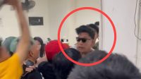 Modus Bukti Transfer Palsu, Pria Ini Jadi Amukan Pedagang Ponsel di PS Mall Modus Bukti Transfer Palsu, Pria Ini Jadi Amukan Pedagang Ponsel di PS Mall