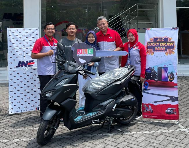 Shofiun Niswah, Pemenang Utama JLC Lucky Draw 2023 dari JNE