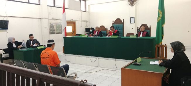 Miliki Senpi, Yu Chairullah Dituntut 3 Tahun Penjara Miliki Senpi, Yu Chairullah Dituntut 3 Tahun Penjara