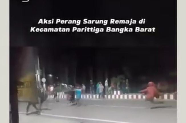 Viral Video Perkelahian Remaja di Parittiga, Kapolsek Jebus: Kita Akan Patroli Viral Video Perkelahian Remaja di Parittiga, Kapolsek Jebus: Kita Akan Patroli