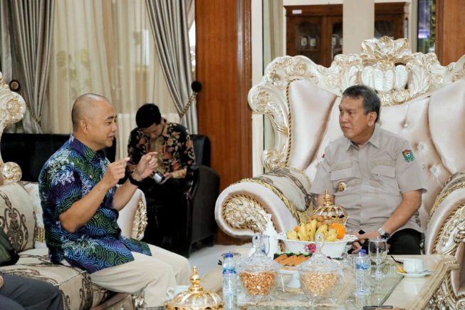 Pj Bupati Muaraenim, H Ahmad Rizali, saat menerima audiensi Kepala Badan Pusat Statistik (BPS) Kabupaten Muaraenim, Edi Subeno