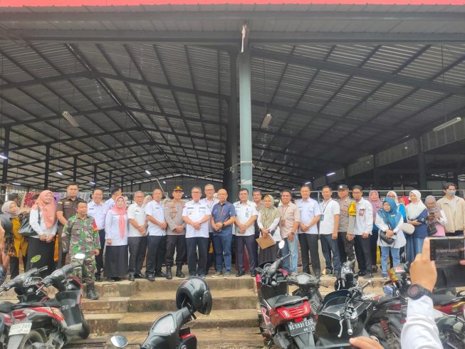 Rutin Gelar Operasi Pasar Murah, Pj Bupati Muaraenim Pastikan Inflasi Turun