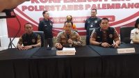 Kombes Pol Harryo Sugihhartono, saat press release di loby Mapolrestabes Palembang, pada Jumat (19/4/2024) sore.