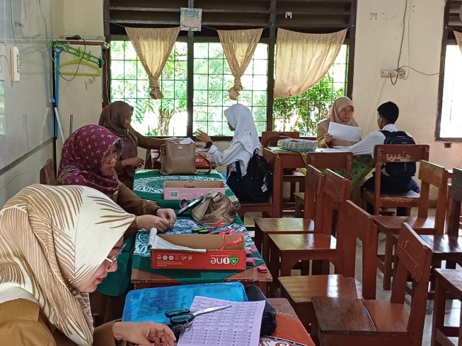 Penerimaan siswa baru di SMA 10 Palembang Penerimaan siswa baru di SMA 10 Palembang