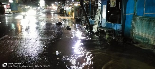 Banjir di Jalan Mayjen Harun Sohar, Pagaralam