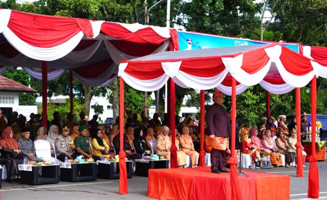 Peringatan Hardiknas 2024 di Kabupaten Muaraenim, Sekda Yulius Pimpin Upacara di Lapangan Merdeka Peringatan Hardiknas 2024 di Kabupaten Muaraenim, Sekda Yulius Pimpin Upacara di Lapangan Merdeka