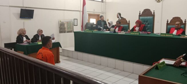 Jual Solar di Gudang Minyak Ilegal, Sopir Tangki Pertamina Dituntut 1 Tahun 3 Bulan Penjara Jual Solar di Gudang Minyak Ilegal, Sopir Tangki Pertamina Dituntut 1 Tahun 3 Bulan Penjara