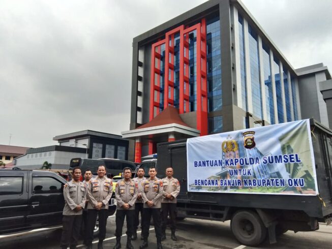 Kapolda Sumatera Selatan, Irjen A Rachmad Wibowo, melalui Kabid Humas Kombes Sunarto, menegaskan kecepatan respons polisi dalam membantu korban banjir di Ogan Komering Ulu