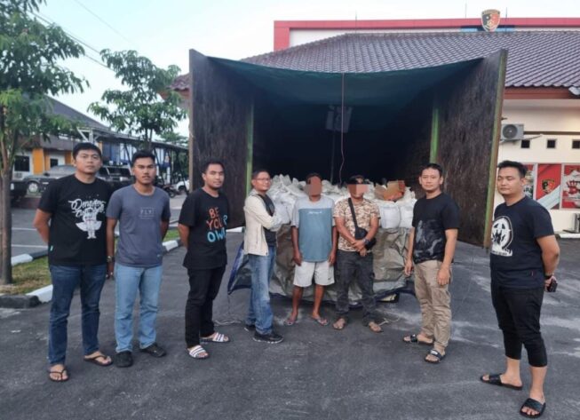 Tim Ditreskrimsus Polda Babel Amankan Truk Bawa Pasir Timah Ilegal