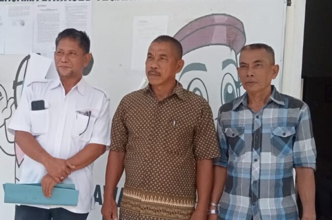 Dinyatakan Gugur, Achmad Subari dan Eman Adukan KPU ke Bawaslu Pangkalpinang Dinyatakan Gugur, Achmad Subari dan Eman Adukan KPU ke Bawaslu Pangkalpinang