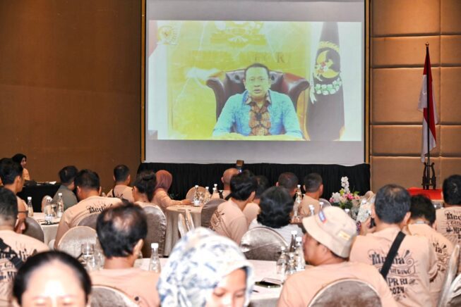 Press Gathering Koordinatoriat Wartawan Parlemen secara daring di Bandung, Jumat malam (8/6/24) Press Gathering Koordinatoriat Wartawan Parlemen secara daring di Bandung, Jumat malam (8/6/24)
