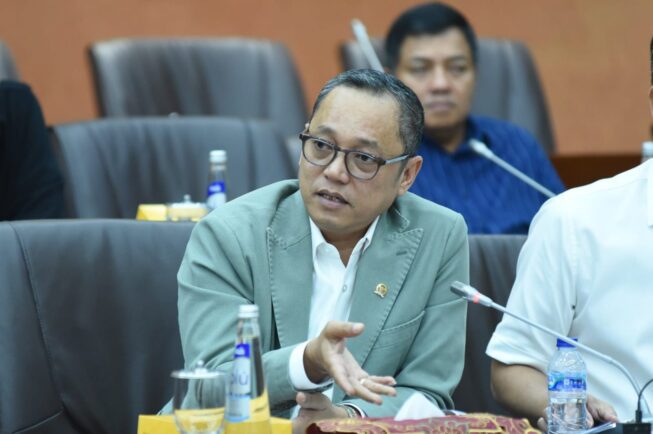 Anggota Komisi VI DPR RI Deddy Yevri Hanteru Sitorus Anggota Komisi VI DPR RI Deddy Yevri Hanteru Sitorus
