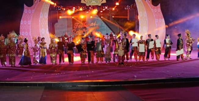Tim Kesenian Banyuasin Tampilkan Kesenian Khas di Festival Sriwijaya 2024