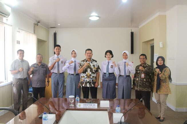 Pj. Bupati Musi Banyuasin melalui Asisten Bidang Administrasi Umum Setda Muba, Drs. Safaruddin, M.Si., menerima dan melepas Calon Paskibaraka (Capaska) Tingkat Provinsi Sumatera Selatan Pj. Bupati Musi Banyuasin melalui Asisten Bidang Administrasi Umum Setda Muba, Drs. Safaruddin, M.Si., menerima dan melepas Calon Paskibaraka (Capaska) Tingkat Provinsi Sumatera Selatan