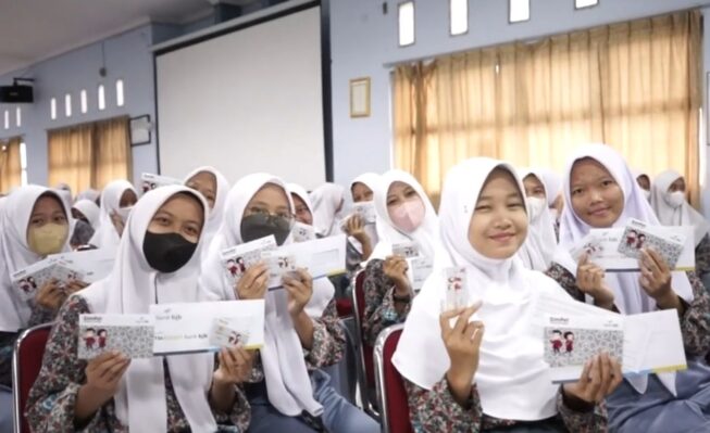 Ilustrasi tabungan pelajar Ilustrasi tabungan pelajar