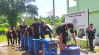 Tradisi Mandi Kembang Sambut Sarjana Teknik Baru Universitas Serasan Muaraenim