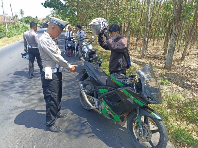 Ratusan Kendaraan Terjaring Operasi Patuh Musi 2024 oleh Satlantas Polres OKU Timur Ratusan Kendaraan Terjaring Operasi Patuh Musi 2024 oleh Satlantas Polres OKU Timur