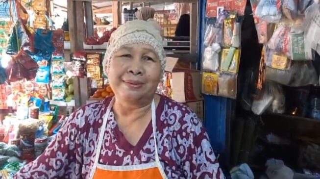 Teni, pemilik toko sembako di Pasar Polrestabes Palembang yang dibobol maling Teni, pemilik toko sembako di Pasar Polrestabes Palembang yang dibobol maling