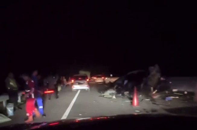 Kolase tangkapan layar video kecelakaan di Tol Prabumulih/ Ist