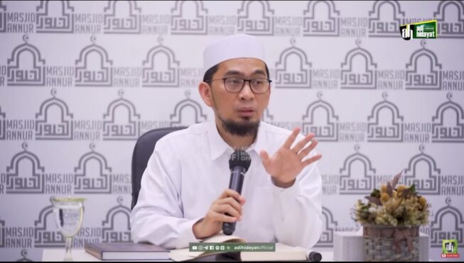 3 Amalan ini Bisa Angkat Derajat Kehidupan di Segala Aspek, Baik untuk Karir dan Bisnis/ YT: Adi Hidayat Official