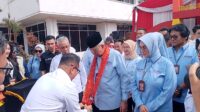 Paslon Gubernur dan Wakil Gubernur Sumatera Selatan, Mawardi Yahya dan RA Anita, saat mendaftarkan diri ke KPU Sumsel, Kamis (29/8/2024)