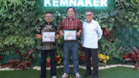 PT Bukit Asam Tbk Raih Penghargaan K3 dan Indonesia Safety Excellence Award 2024