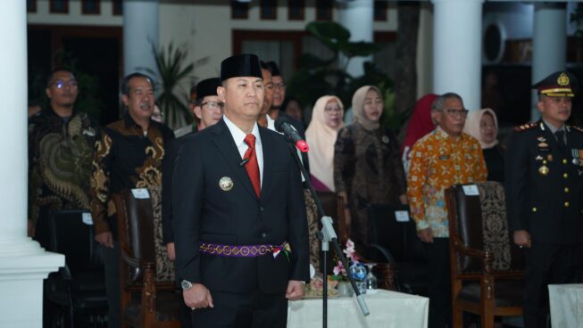 Resmi Dikukuhkan, Pj Bupati Muaraenim Tekankan Tanggung Jawab Besar pada Anggota Paskibraka 2024