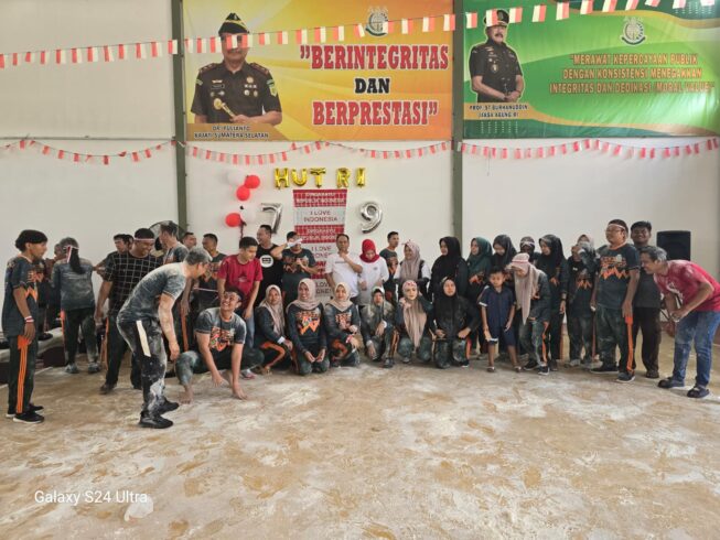 Peringati HUT RI ke-79, Kejari Muaraenim Gelar Upacara dan Perlombaan Rakyat