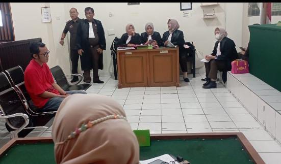 Terbukti Gelapkan Mobil, Lega Kurniadi Divonis 3 Tahun 5 Bulan Penjara Terbukti Gelapkan Mobil, Lega Kurniadi Divonis 3 Tahun 5 Bulan Penjara