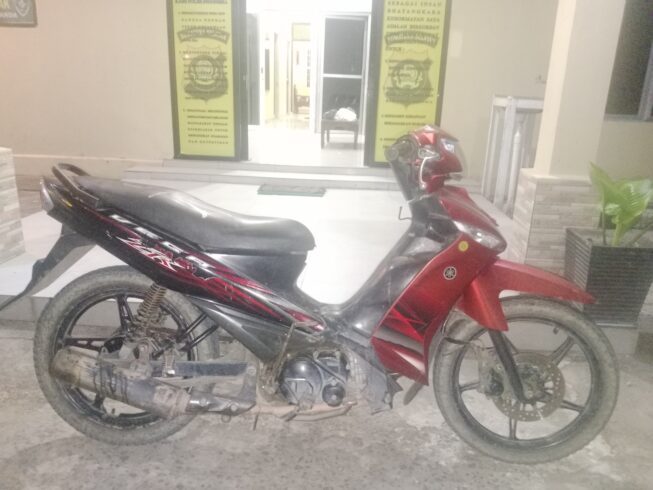 Barang bukti sepeda motor yang dicuri Barang bukti sepeda motor yang dicuri