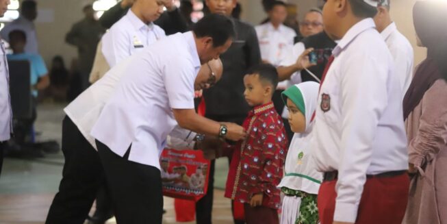 Seragam Gratis