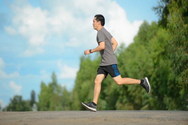 sepatu running lokal